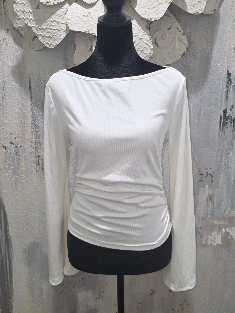 Cider White Boatneck Long Sleeve Top with Side Ruching Detail Size Medium